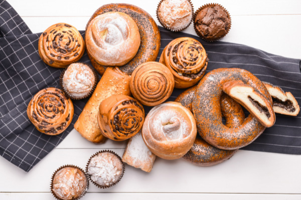 Pekarski proizvodi na stolu