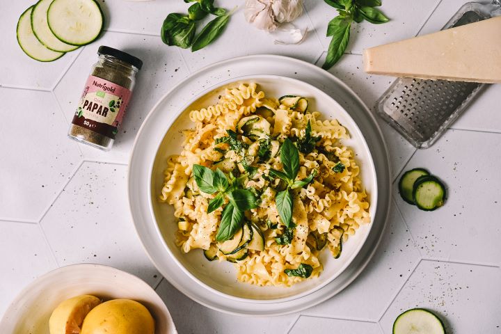 Recept za brzu i laganu tjesteninu s limunom i tikvicama