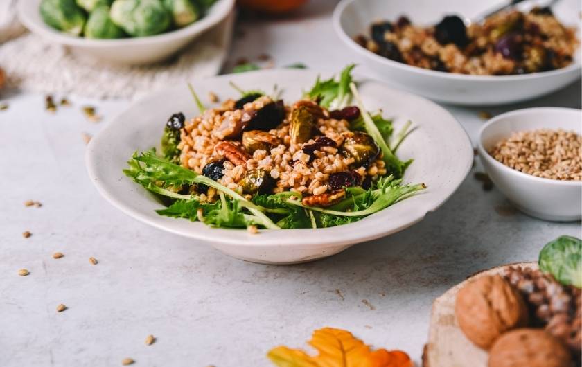 Recept za Salatu od ječnma i prokulica koji je pripremila YumYumParadise.