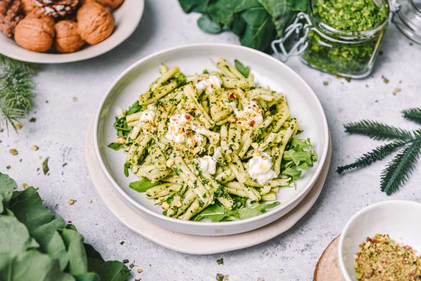 Tjestenina s pestom od raštike i pistacija