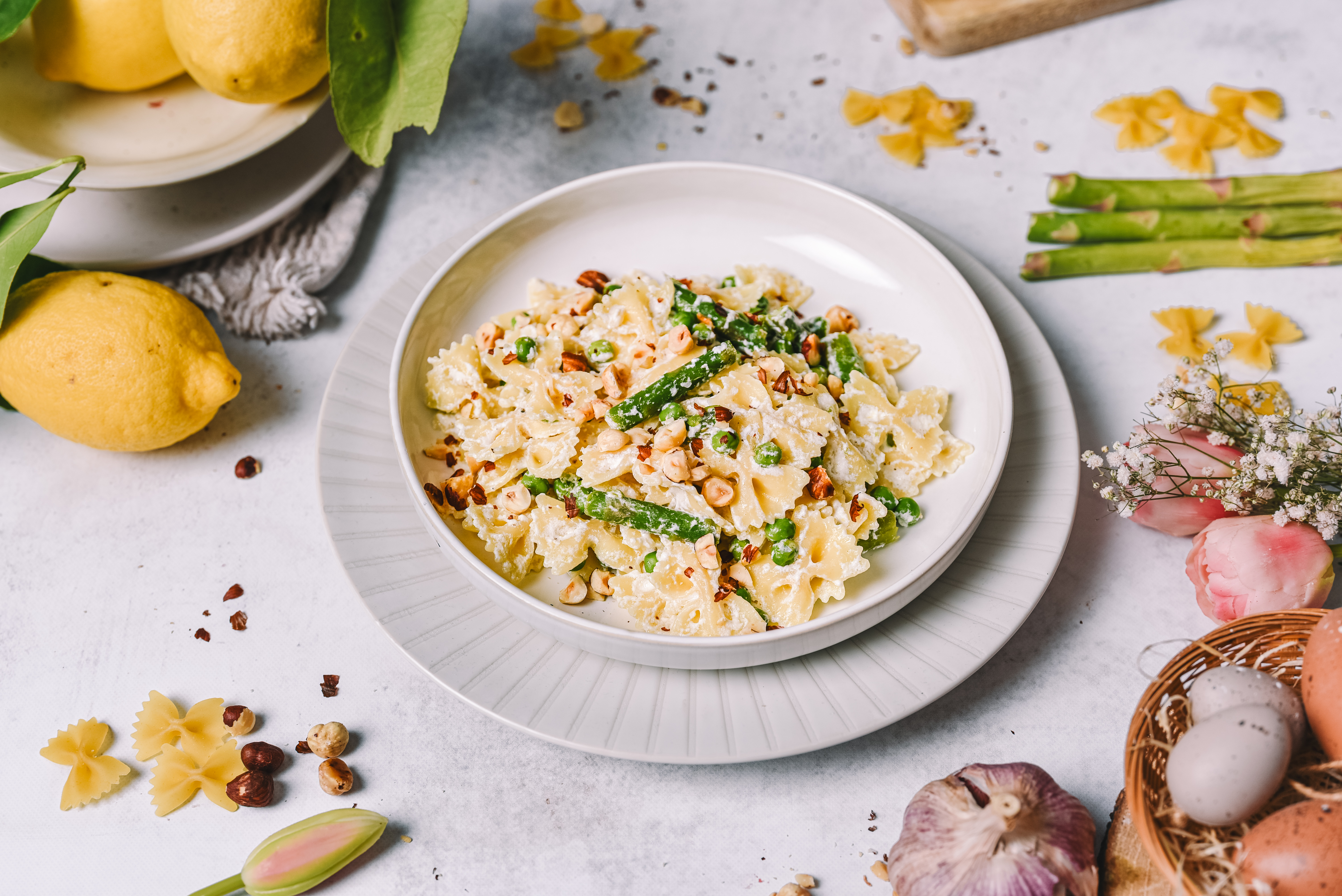 Tjestenina sa šparogama, zrnatim sirom i lješnjacima