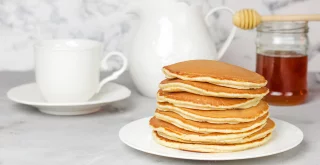 Pfannkuchen am Tisch
