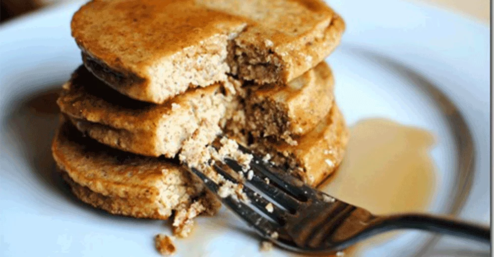 Proteinreiche Mandelmehl Pfannkuchen Pfannkuchen