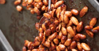 Knusprige Erdnüsse mit Chili – einfacher Snack für jeden Tag!