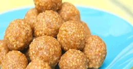 Proteinreiche Bliss Balls aus Quinoa und Erdnussbutter!