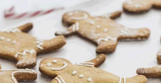 Gingerbread-Kekse mit Mandelmehl