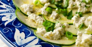 Carpaccio aus Zucchini – eine hervorragende Vorspeise Carpaccio aus Zucchini