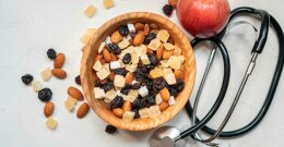 Eine Schüssel gesunder Snacks