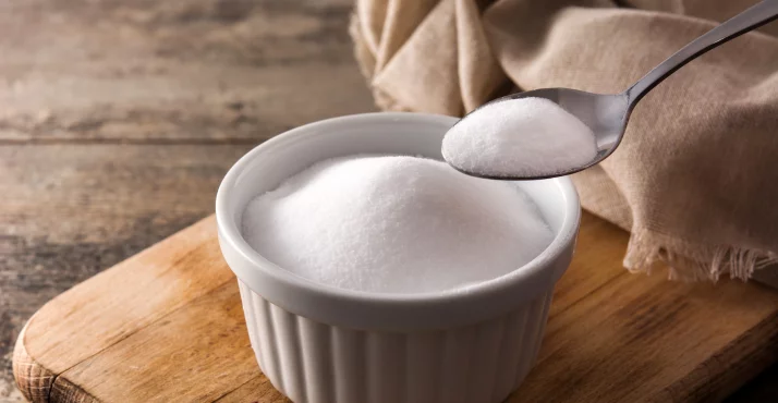 Natron in einer Weißen Schüssel