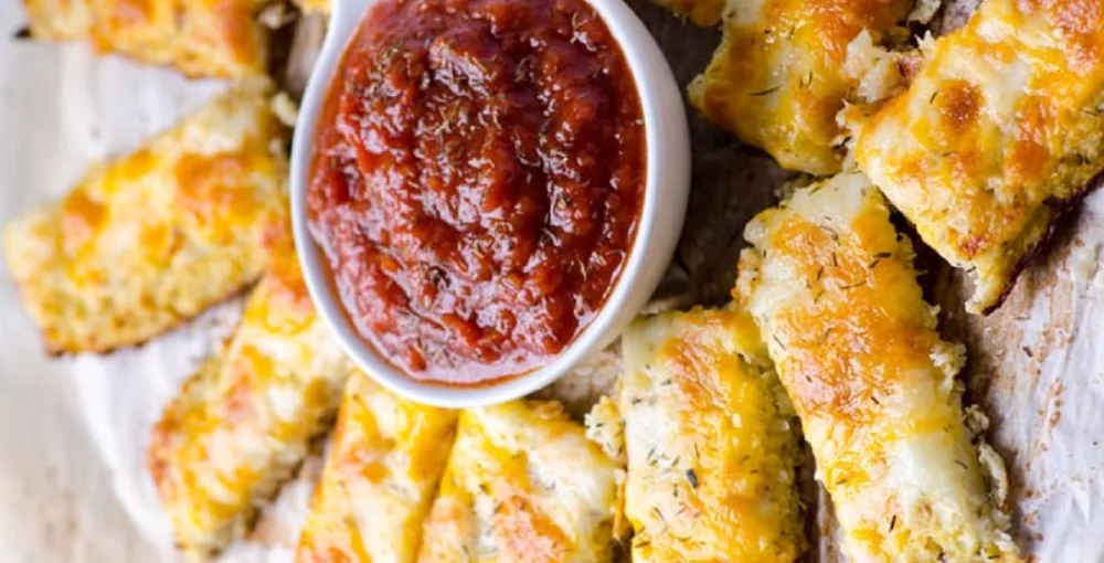 Blumenkohl-Käse Sticks mit Dip