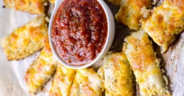 Blumenkohl-Käse Sticks mit Dip