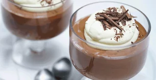 Schokoladenmousse in einer Schüssel