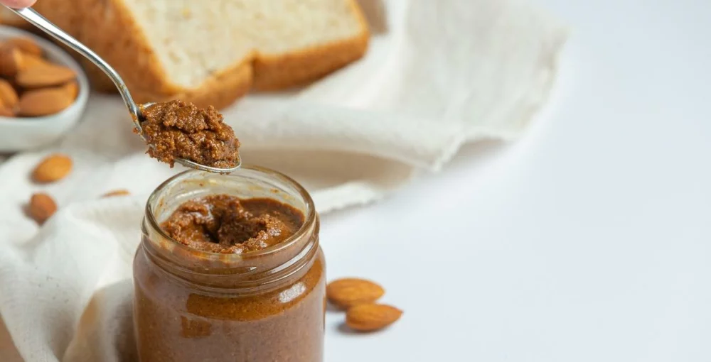 Mandelbutter selbst gemacht – Einfaches Rezept & Tipps