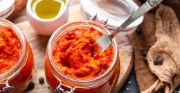 Veganer Aufstrich aus Paprika, Zucchini und getrockneten Tomaten – Ajvar!