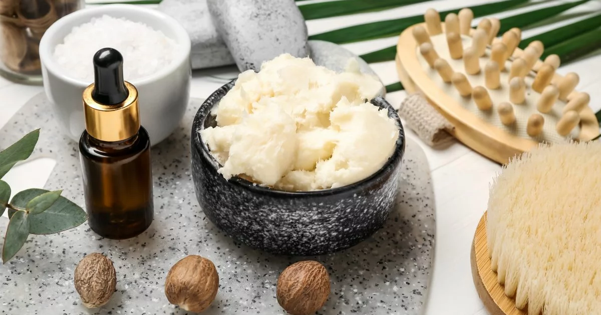 Karité (Shea) Butter in einer kleinen Schüssel