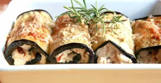 Auberginenröllchen mit Käse