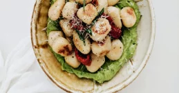 Blumenkohl-Gnocchi im Teller