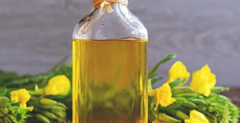 Nachtkerzenöl in einer Glas Flasche