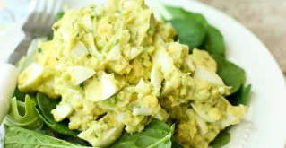Avocado-Salat mit Eiern