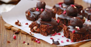 Schoko-Haselnuss-Würfel