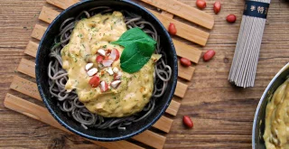 Kokos-Erdnuss Sauce für Pasta