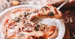 Keto Pizza aus dem Backofen