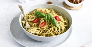 Pasta mit Zucchini-Pesto