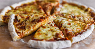 Glutenfreie Pizza aus dem Ofen!