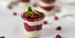 Grießbrei mit Himbeeren – das Lieblingsfrühstück für den Frühling!