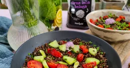 Leichter Sommersalat mit Beluga-Linsen