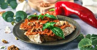 Rezept für Pesto aus gerösteten Paprika – aromatisch & vielseitig verwendbar!