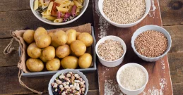 Ernährung ohne Kohlenhydrate – alles über Keto-, Lipo- und Paleo-Diät