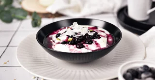 Grießbrei mit Waldfrüchten