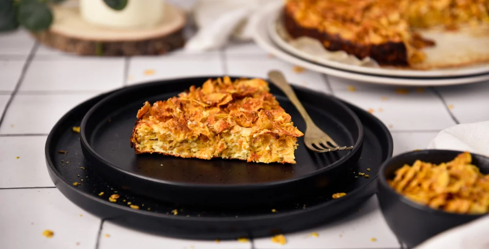 Gesunder Burek mit Cornflakes am Teller