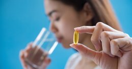 Eine Kapsel von Omega-3 Fettsäuren