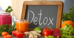 Die Leber natürlich reinigen – Tees, Ernährung und gesunde Getränke