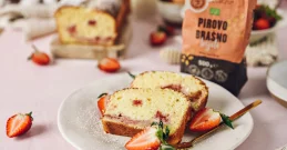 Saftiger Erdbeerkuchen mit Quark – einfach und schnell!