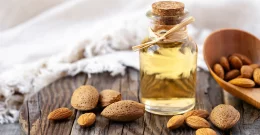 Mandelöl – das natürliche Multitalent für Haut, Haar, Baby & Küche