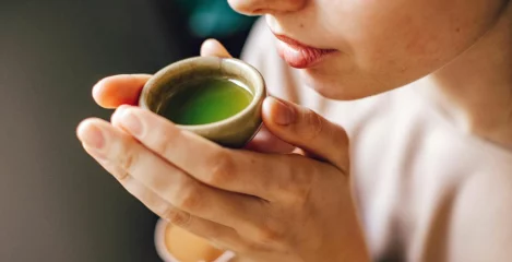 Matcha statt Kaffee – Wirkung, Zubereitung & Rezept