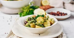 Mediterraner Kartoffelsalat mit grünen Bohnen