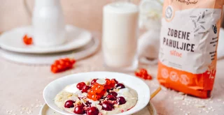 Haferbrei mit Sauerkirschen & weißer Schokolade – das perfekte Frühstücksrezept! Haferbrei mit Sauerkirschen & weißer Schokolade