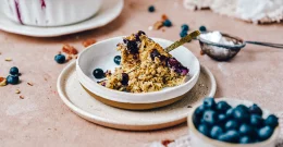 Hafer-Mohn-Kuchen mit Heidelbeeren