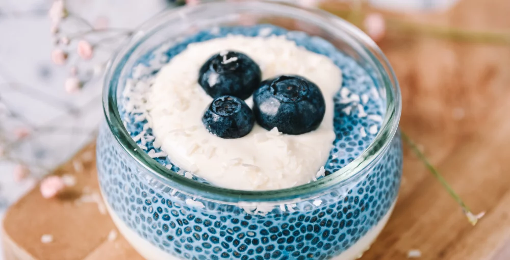 Blauer Chia-Pudding