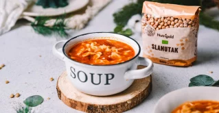 Kichererbsen-Nudelsuppe