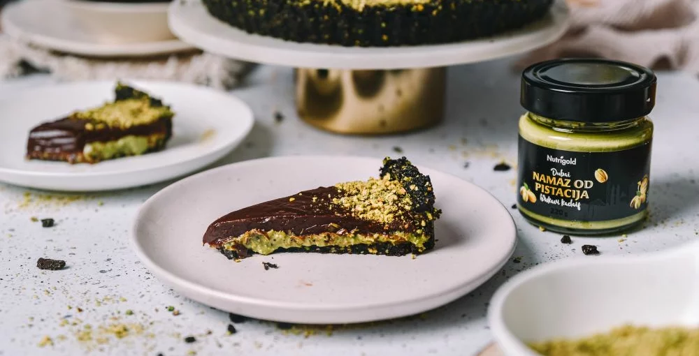 Schokoladen-Tarte mit Pistazien