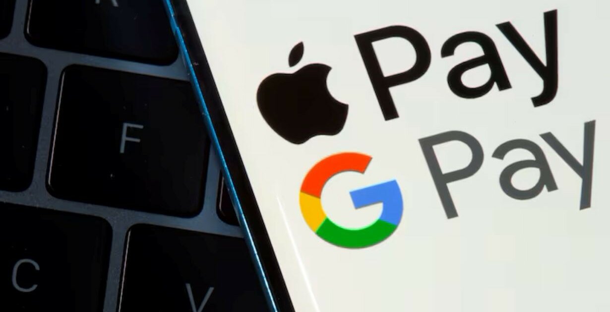 Google- und Apple-Pay-Symbole auf einem Mobiltelefonbildschirm