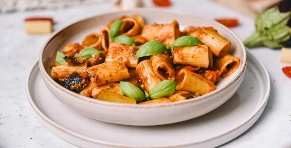 Pasta mit Auberginen und Cherrytomaten