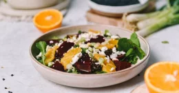 Salat aus schwarzen Linsen mit Orange – farbenfroh und aromatisch