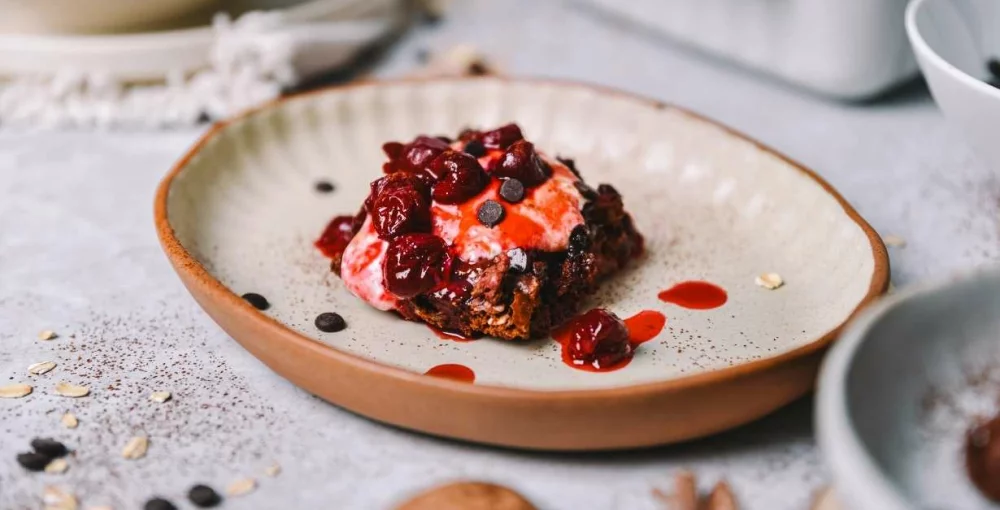 Schoko Haferkuchen mit Sauerkirschen