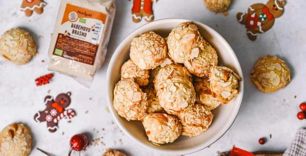 Aromatische Mandelkekse mit cremiger Füllung – für besondere Genussmomente